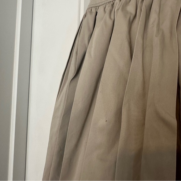 Burberry London Knee Length Pleated Skirt Tan Khaki Button Up Size 6 Small - Picture 8 of 13